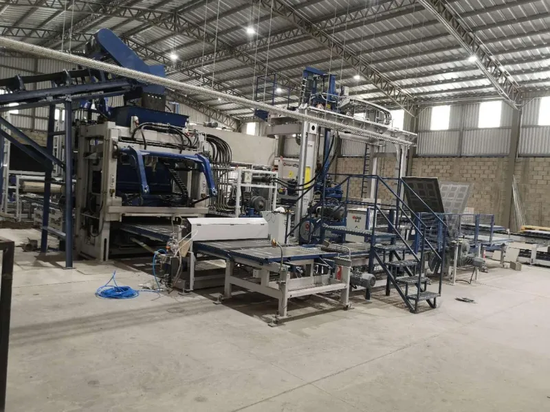 Machines automatiques de fabrication de blocs pour la production de blocs de béton à grande échelle en Amérique du Sud